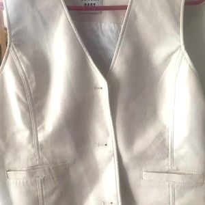 Sunday best vestfake leather sleeveless soft size 6 in excellent condition
